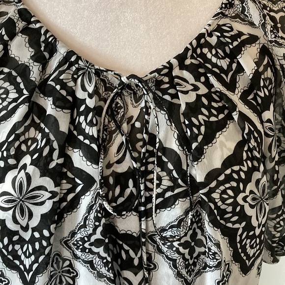 Christopher & Bank small blouse short sleeves black and white - Picture 4 of 12